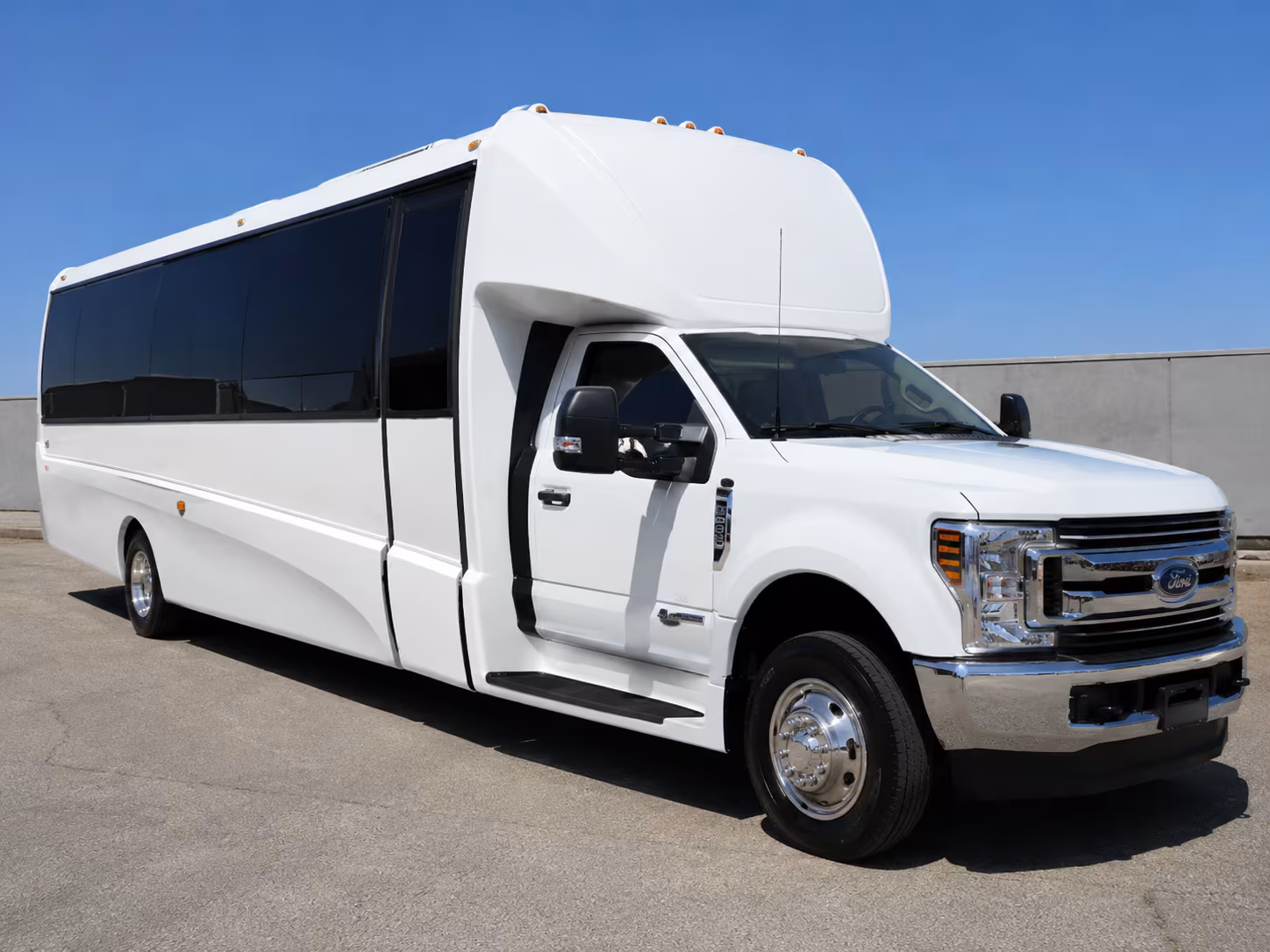 corporate and employee shuttle buses in corona